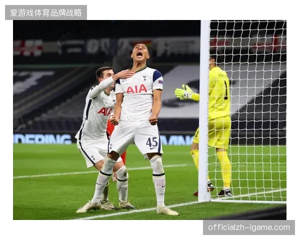 巴西队热身赛演练边中结合打法，维尼修斯强侧爆点作用明显